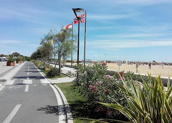 Ovest - アパート